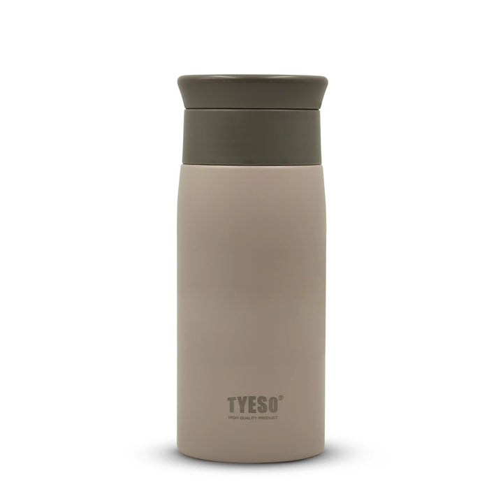 Tyeso insulated bottle with beige body and green lid on a white background