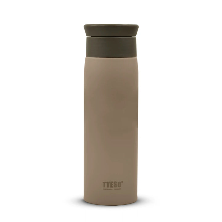 Tyeso insulated bottle with a green lid on a white background